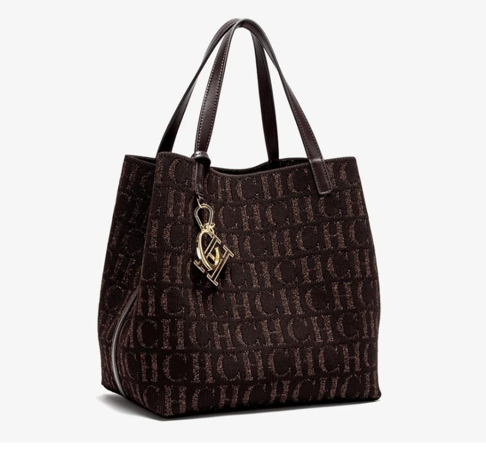 Eleganter Monogramm-Shopper mit Anhänger