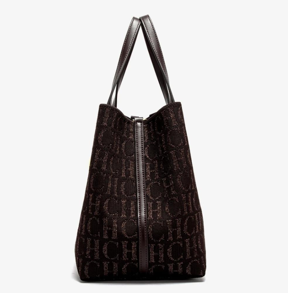 Eleganter Monogramm-Shopper mit Anhänger